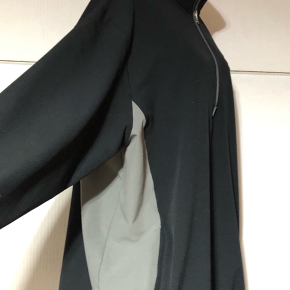 Colts Xl pull over poly/spandex long sleeve pull over. - Picture 4 of 8